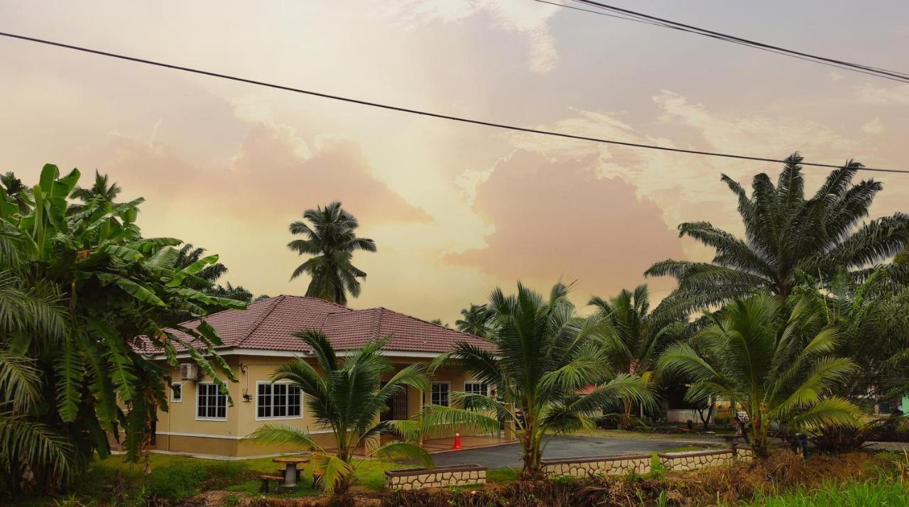 Homestay Selinsing Simpang Ampat Semanggol Buitenkant foto